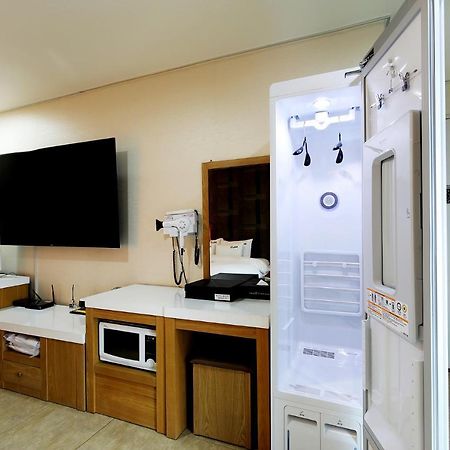 White Tourist Hotel Jeonju Esterno foto
