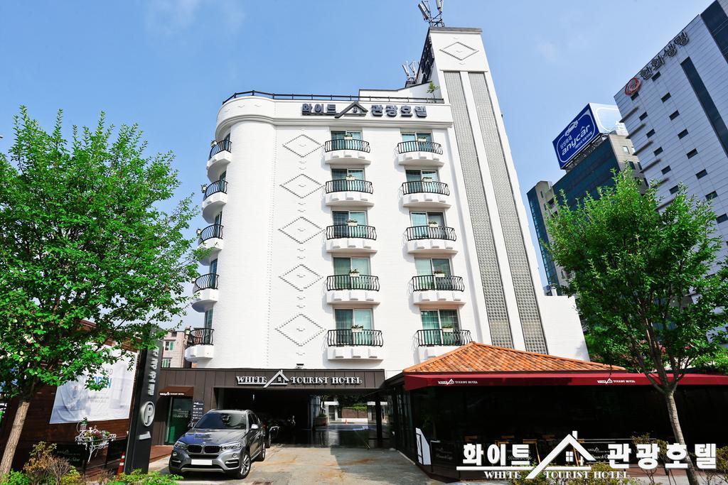 White Tourist Hotel Jeonju Esterno foto