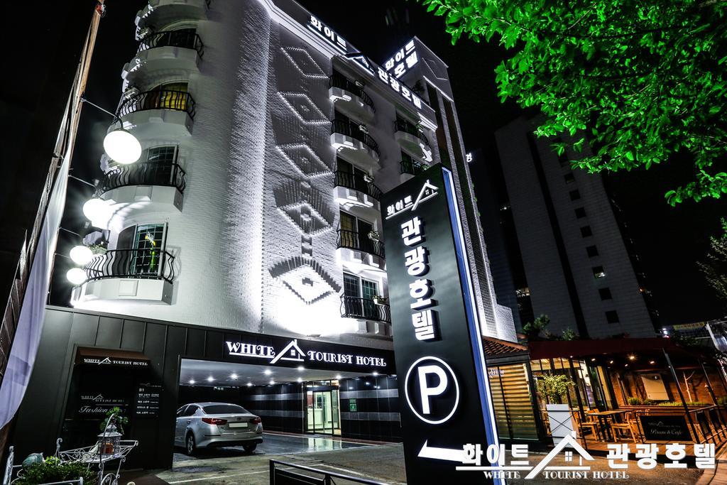 White Tourist Hotel Jeonju Esterno foto