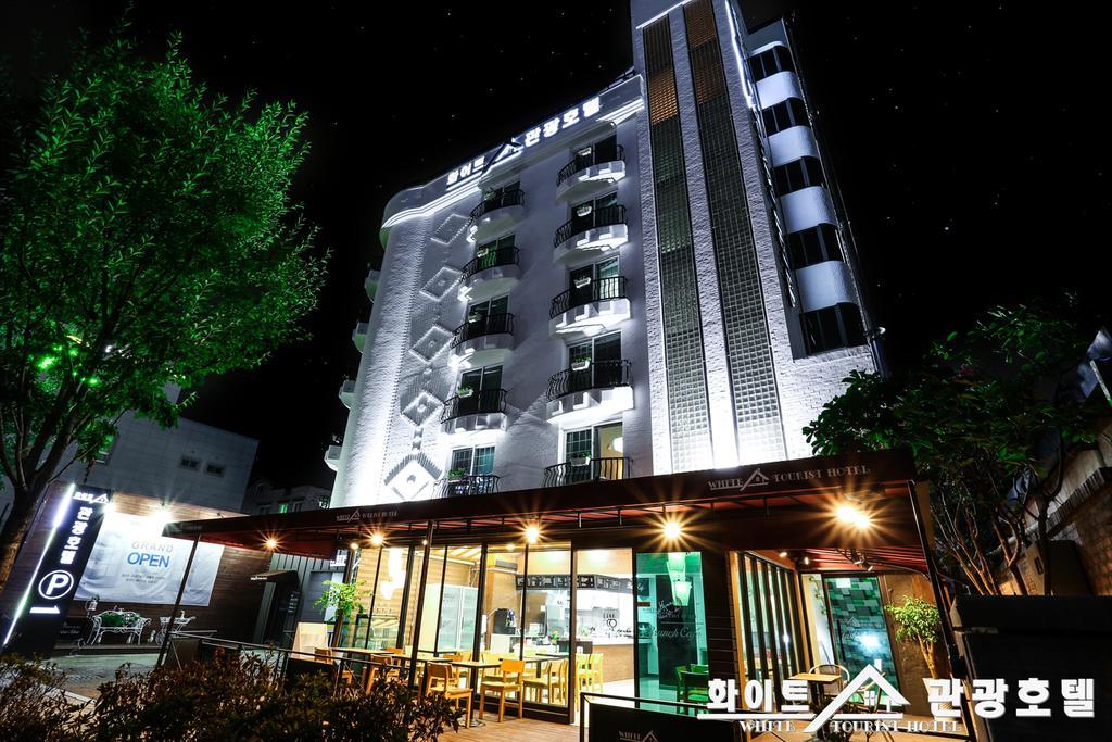 White Tourist Hotel Jeonju Esterno foto
