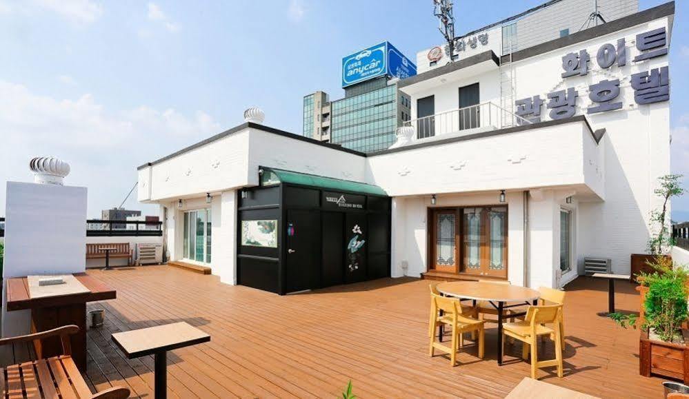 White Tourist Hotel Jeonju Esterno foto